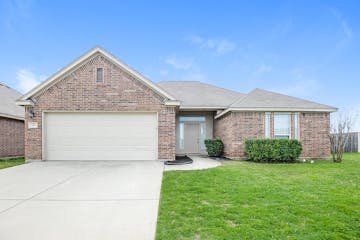113 Currie Ct Crowley, TX 76036
